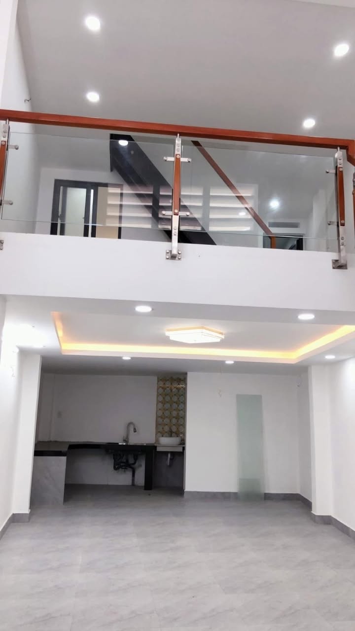 Nhà phố Quận 3 50m² giá 6 tỷ - Nở hậu, sổ hồng riêng, pháp lý rõ ràng!