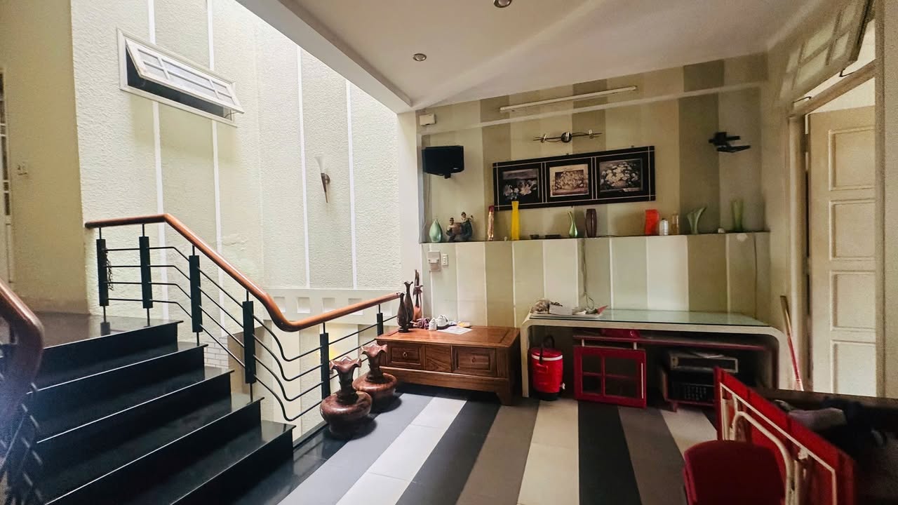 Nhà 3 tầng mặt tiền Trần Văn Ơn, Cẩm Lệ, 90m² giá 5,65 tỷ - Cơ hội đầu tư hấp dẫn!