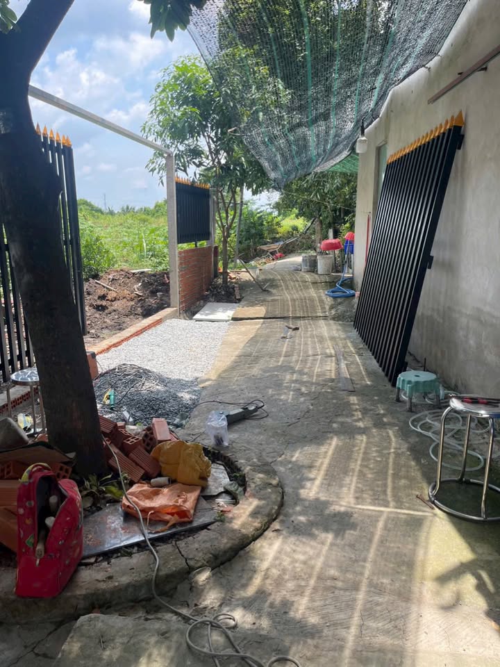 Đất vườn Củ Chi 2700m² giá 3.51 tỷ - Mặt tiền kênh, gần sông Sài Gòn!