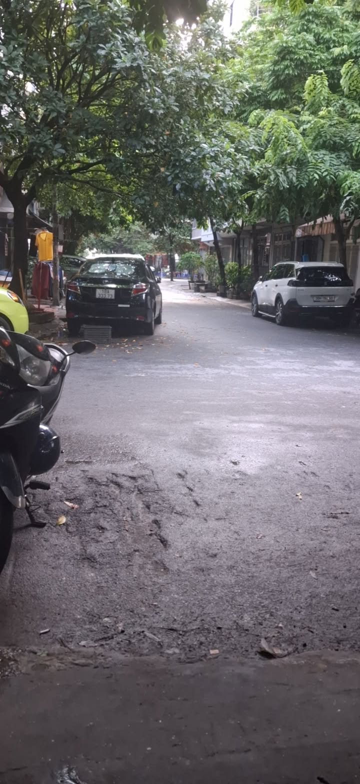 Cho thuê nhà 4 tầng KĐT Văn Phú Hà Đông 94m² giá 20 triệu - Vào ở ngay!