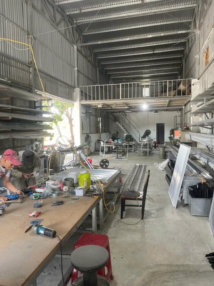 Kho cho thuê lô góc Nguyễn Tất Thành nối dài, Liên Chiểu 185m² - Giá chỉ 9 triệu/tháng!