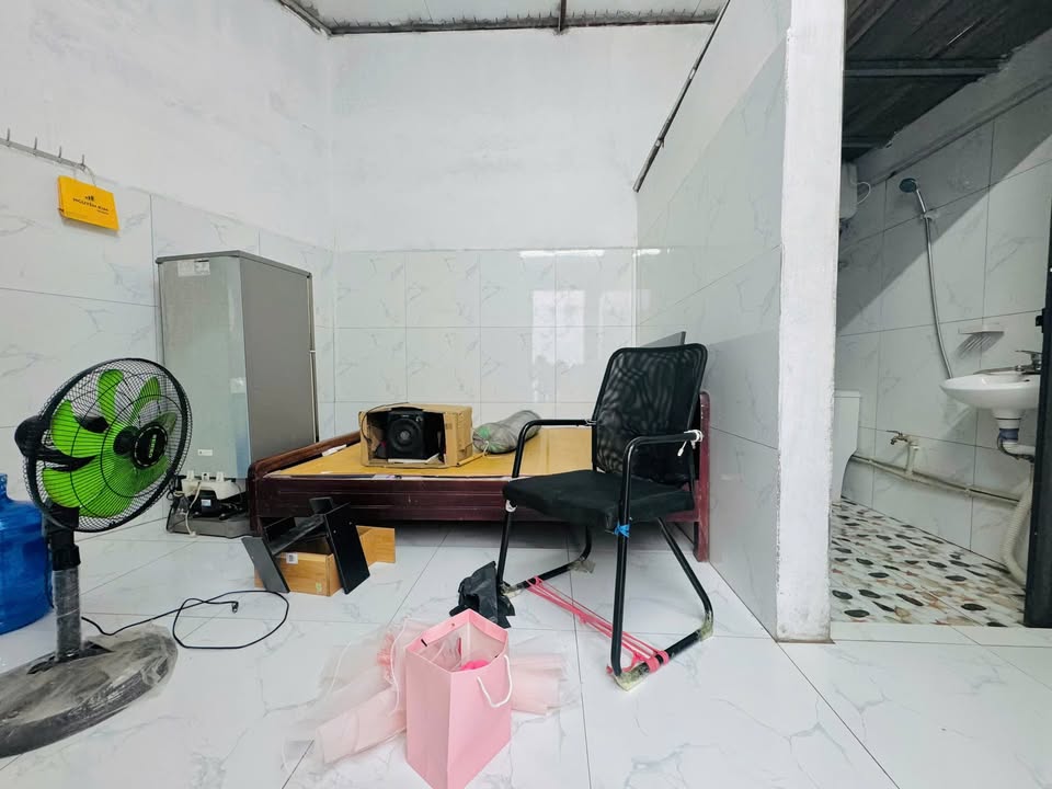 Phòng cho thuê tại Cầu Diễn, Nam Từ Liêm, 18m² chỉ 2.5 triệu - Ở ngay lập tức!