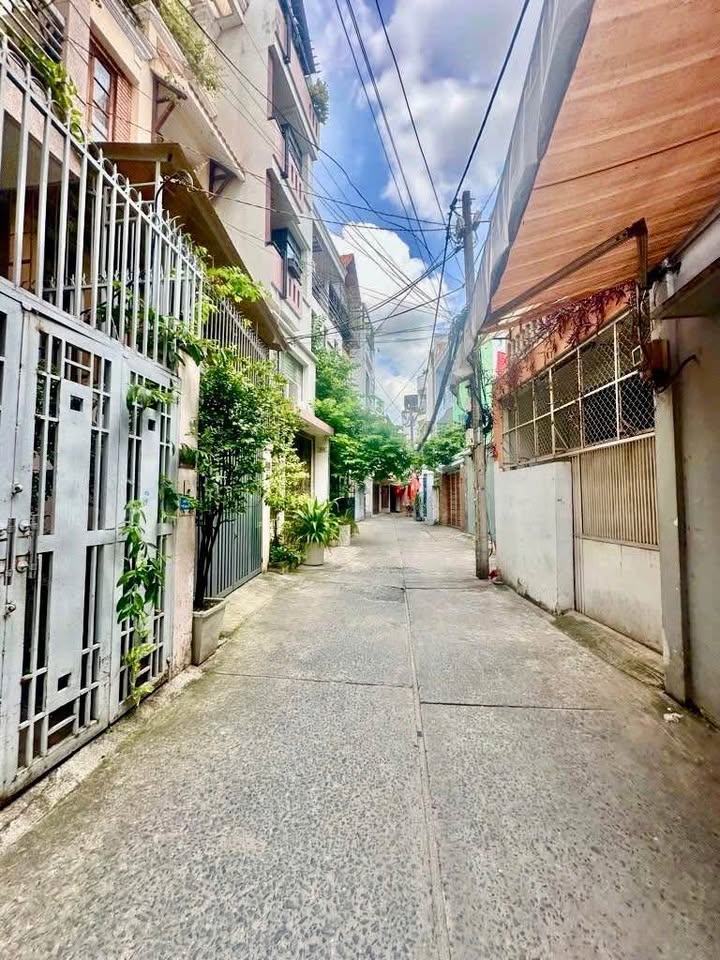 Nhà phố Hoàng Văn Thụ 45m² giá 6.5 tỷ - Nở hậu phong thủy, gần mặt tiền!