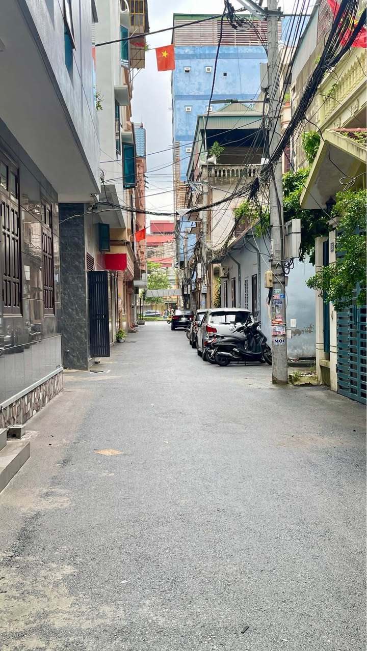 Đất nền góc Lê Trọng Tấn, 31.5m², giá 7 tỷ - Sổ đỏ chính chủ, thương lượng ngay!