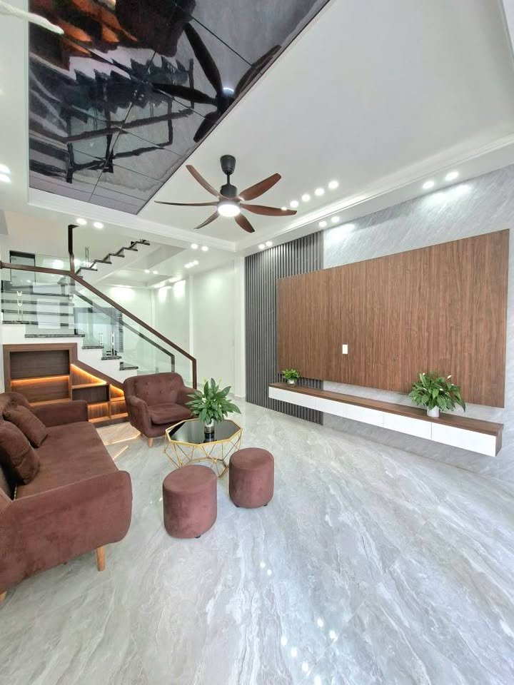 Nhà 3 tầng đường Thiên Lôi, Hải Phòng 52.5m² giá 3.28 tỷ - Thiết kế hiện đại, thoáng mát!