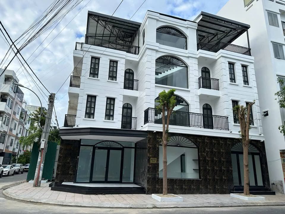 Cho thuê nhà 4 tầng góc 2 mặt tiền Khu ACC Vườn Xoài Nha Trang 131m² - Vị trí đắc địa, thu hút khách hàng!