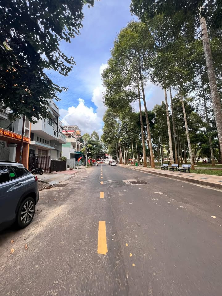 Nhà đường Hoàng Văn Thụ, Buôn Ma Thuột 114m² giá 10,7 tỷ - Đầu tư sinh lời tốt!