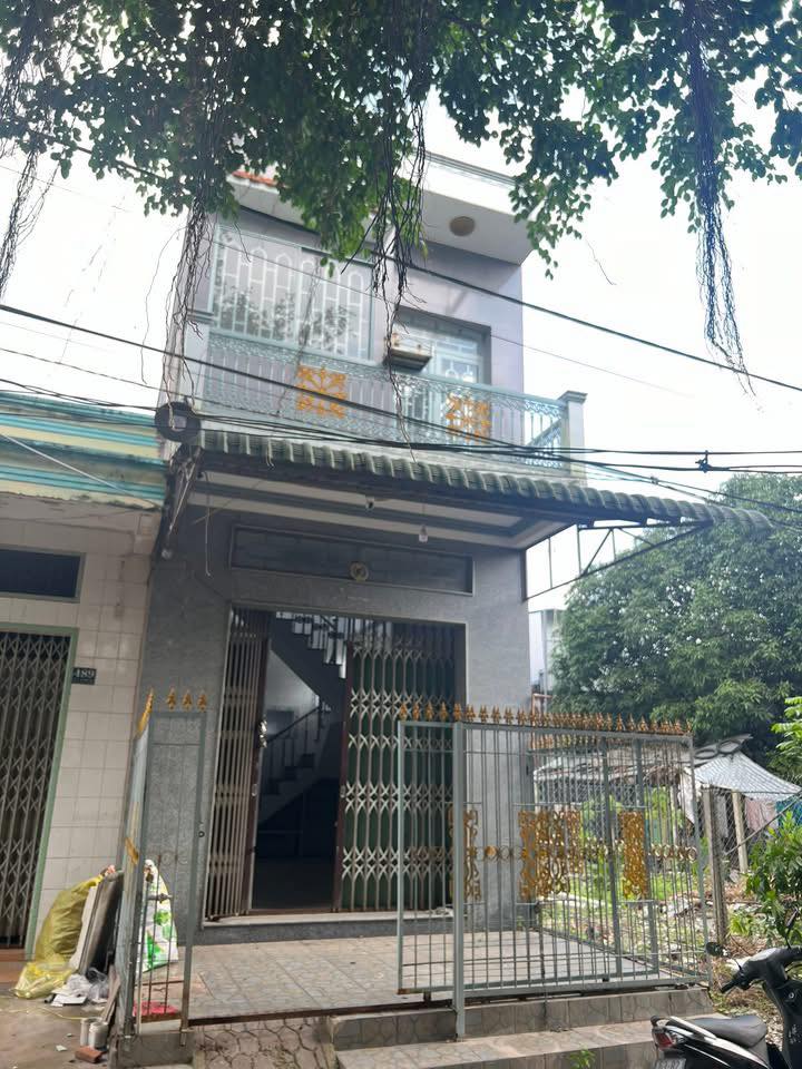 Nhà bán khu dân cư Bình Phú, Cai Lậy 60m² giá 1.6 tỷ - Vị trí thuận lợi gần chợ!