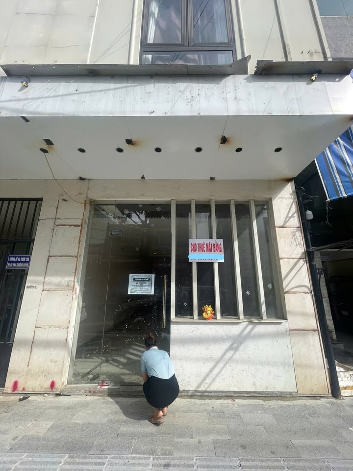 Cho thuê mặt bằng kinh doanh Hoàng Diệu, Hải Châu 100m² - Vị trí đắc địa, sẵn sàng hoạt động!