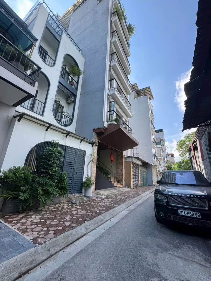 FrontHouse Đội Cấn Ba Đình 35m² giá 14.5 tỷ - Khu VIP, kinh doanh đa dạng!