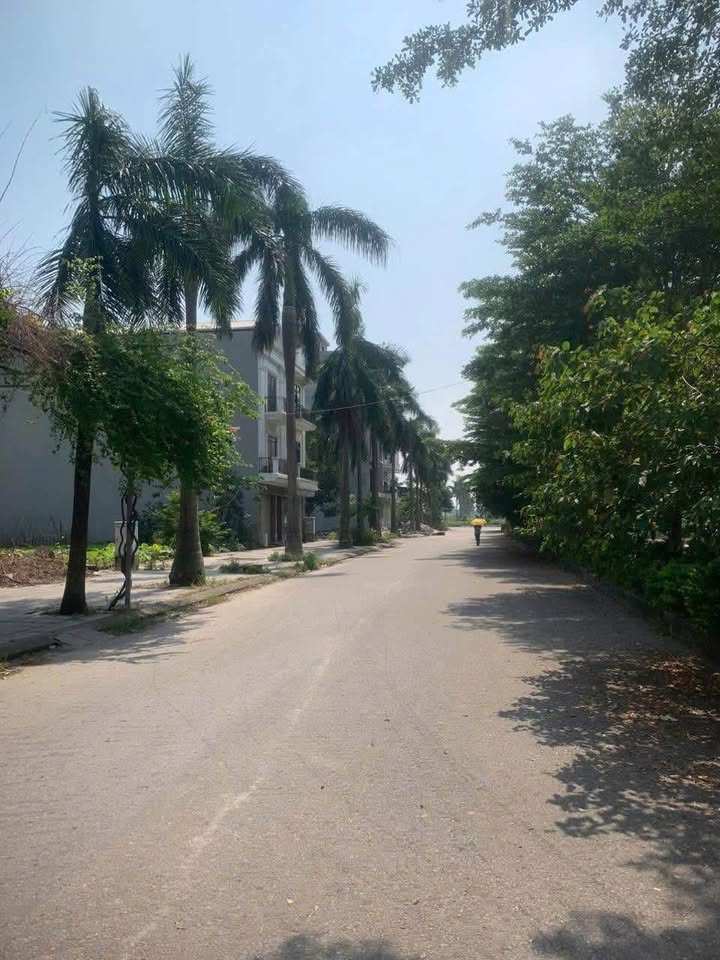 Đất nền Kim Sơn, Gia Lâm 83m² giá 7.6 tỷ - Sổ đỏ chính chủ, không lo quy hoạch!