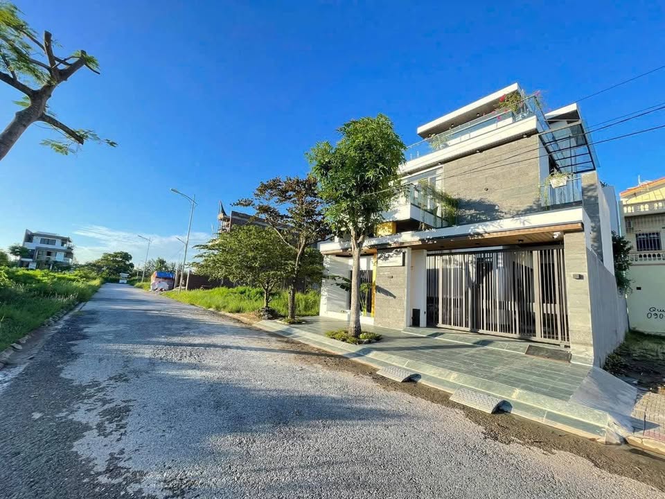 Đất biệt thự Anh Dũng 3, Hải Phòng 185m² giá chỉ 8.35 tỷ - Sổ đỏ chính chủ