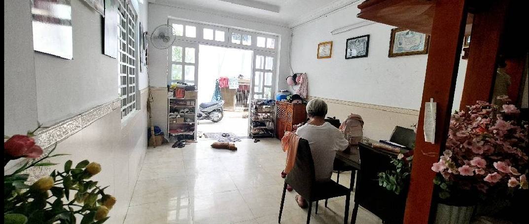 Nhà 3 Tầng 80m² Thủ Đức giá chỉ 6 tỷ - Ô tô đỗ cửa, 4 PN rộng rãi!