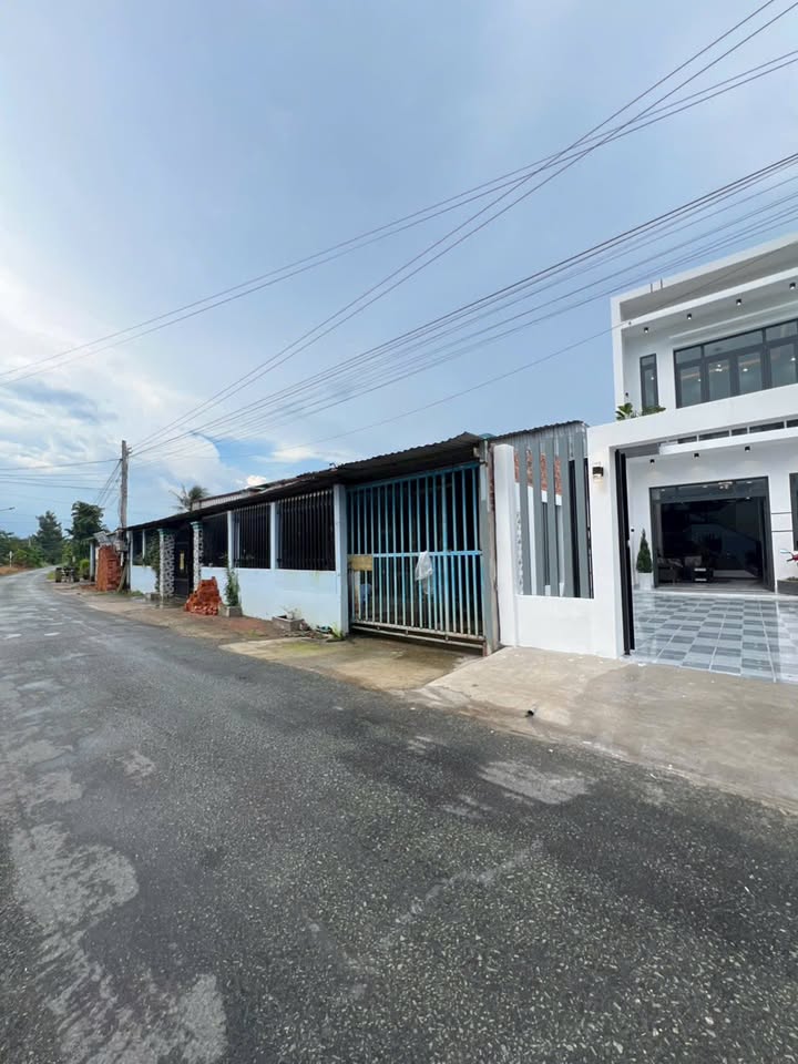 Nhà 2 tầng mặt tiền đường nhựa tại Mỹ Lộc, Cần Giuộc 116m² - Giá tốt thương lượng!