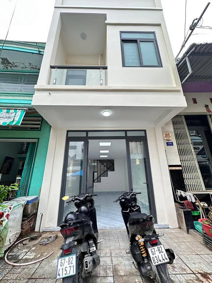 Nhà mới 1 trệt 1 lầu tại Trường Chinh, Long Xuyên 56m² giá 2 tỷ - Dọn vào ở ngay!