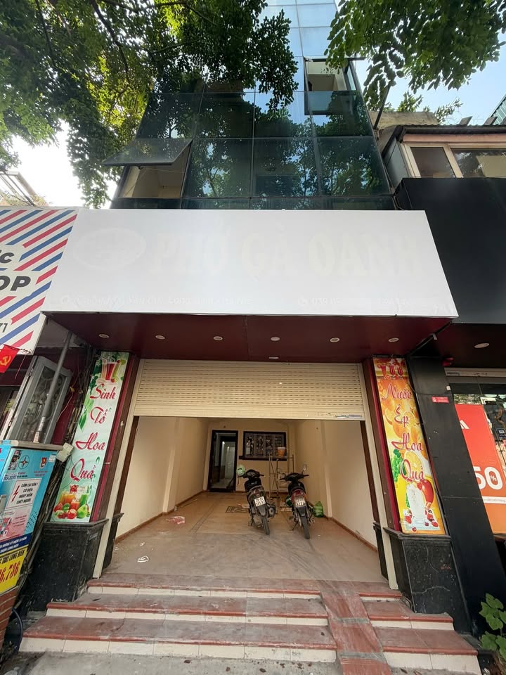 Nhà mặt phố Nguyễn Văn Cừ - Long Biên 120m² cho thuê chỉ 40 triệu - Thiết kế hiện đại, tiện nghi!