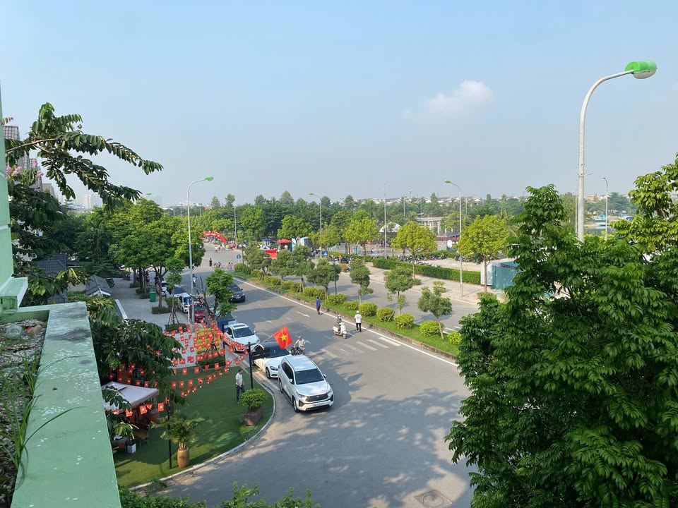 Cho thuê văn phòng 150m² tại KĐT Dương Nội, Hà Đông - Không gian rộng rãi, thoáng sáng!