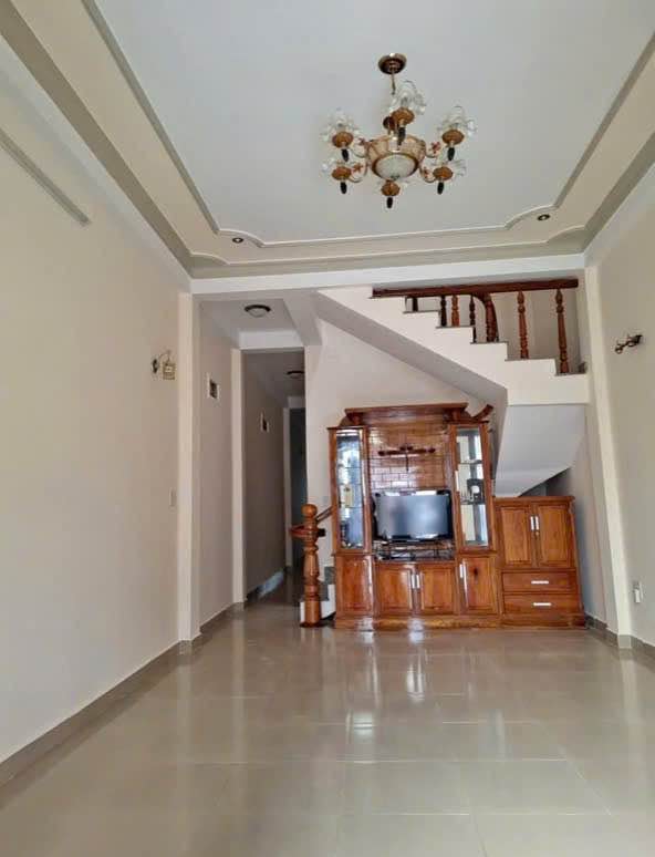 Nhà phố An Dương Vương 97m² giá 6.8 tỷ - Hẻm ô tô thuận tiện di chuyển!