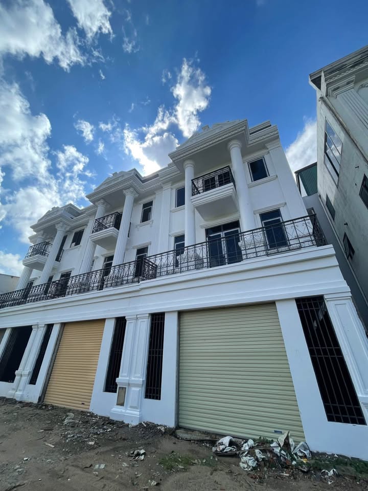 Nhà Liền Kề 3 Tầng Xóm 15 Nghi Phú 139,1m² giá 9,5 tỷ - Kinh doanh thuận lợi!