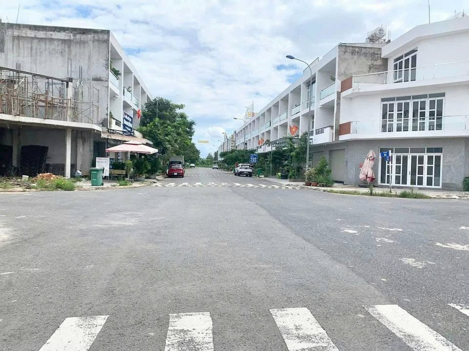 Đất nền khu dân cư Richland Hiệp Phước 100m² giá 2 tỷ - Sổ đỏ chính chủ, vị trí đẹp!