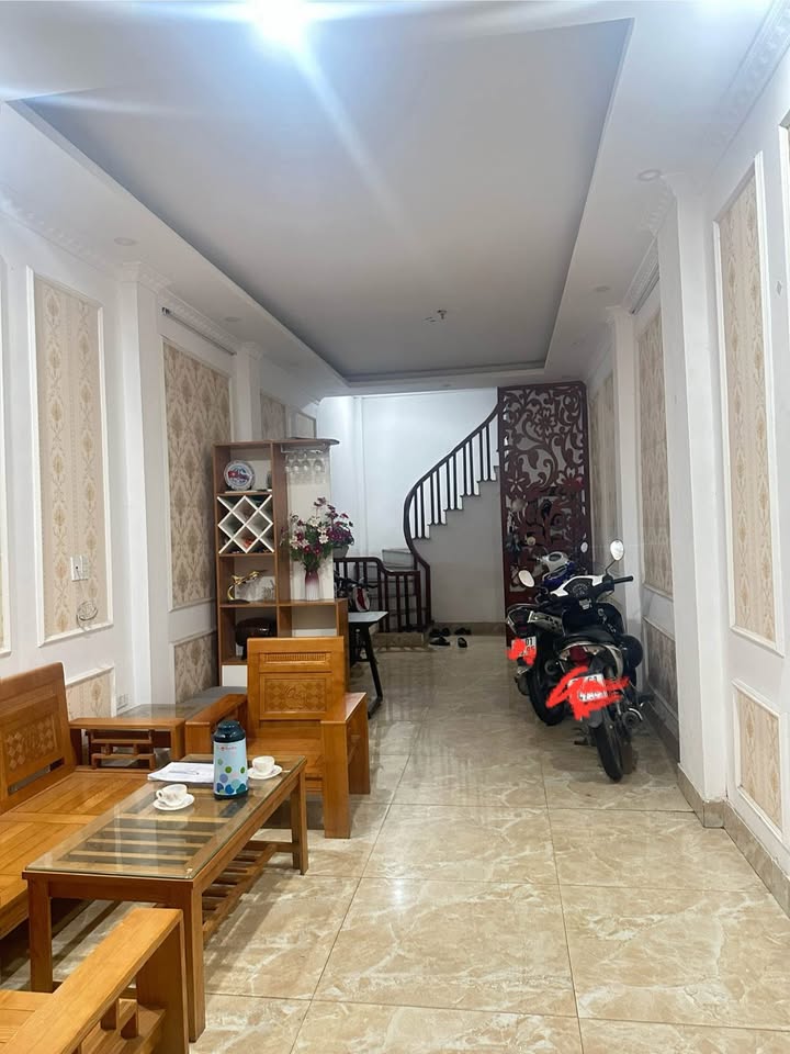 Nhà 5 tầng Khương Hạ 42m² giá 4.7 tỷ - An sinh đỉnh, tiện ích ngập tràn!