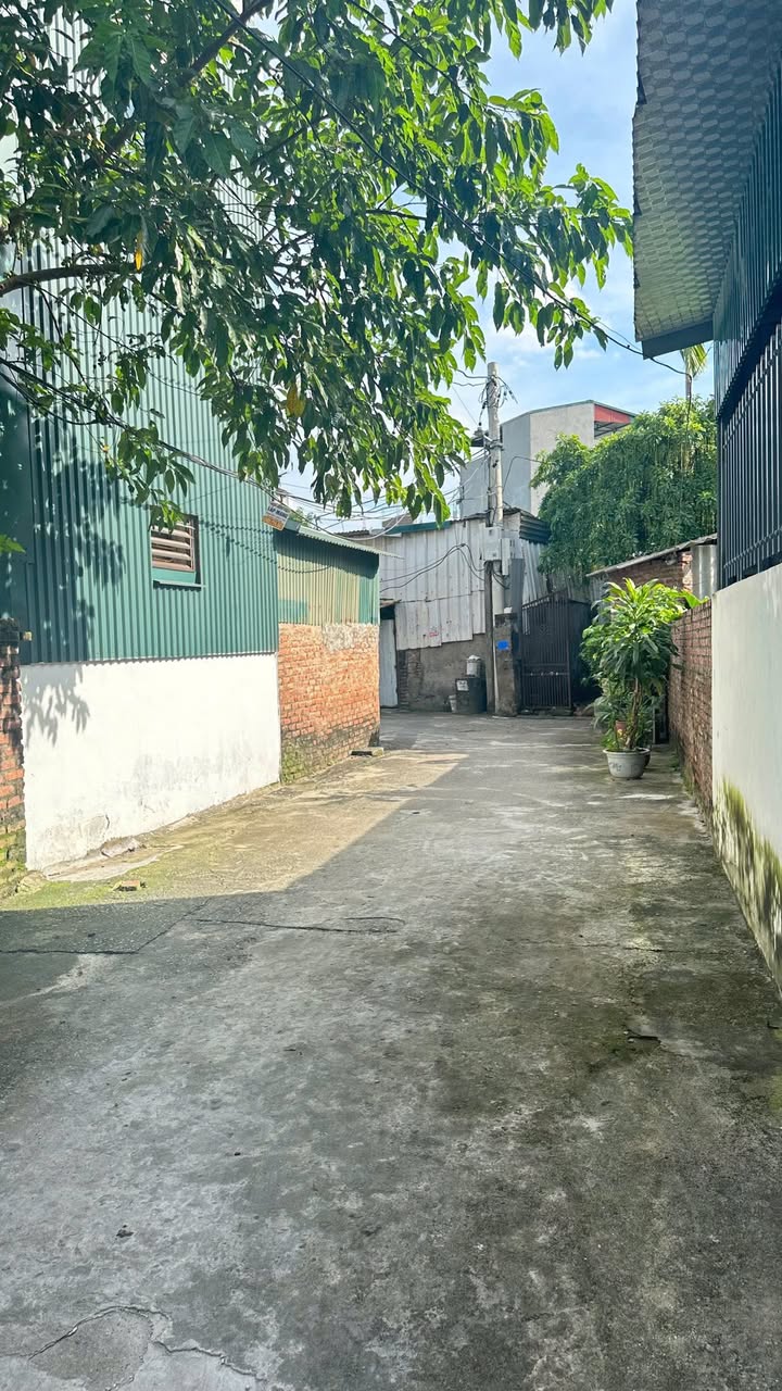 Đất Cự Khối Long Biên 50m² giá 7.75 tỷ - Giao thông thuận tiện!