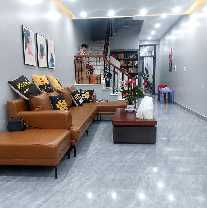 Nhà 4 tầng Quán Nam, Dư Hàng Kênh 100m² - An ninh tốt, yên tĩnh!