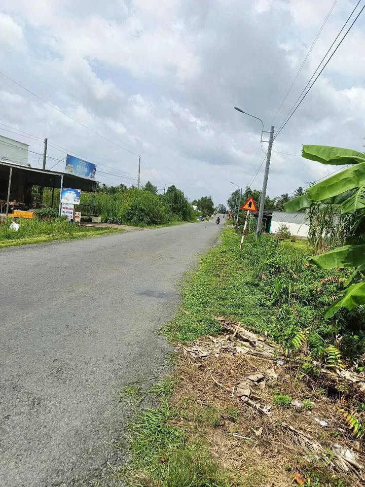 Đất nền chính chủ tại Thị Trấn Long Hồ 185m² giá 990 triệu - Cơ hội đầu tư hấp dẫn!