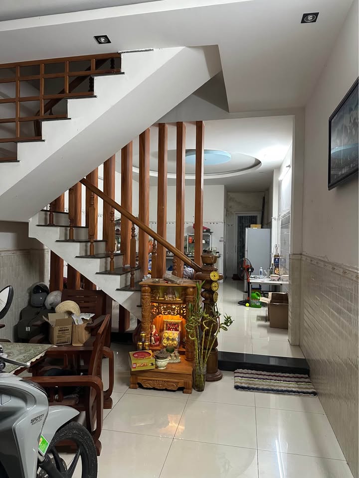 Nhà 3 tầng mặt tiền đường Đông Du, Đà Nẵng 56m² giá 6.5 tỷ - Thiết kế hiện đại, chính chủ bán!