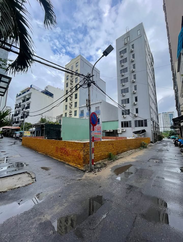 Đất 3 mặt tiền kiệt ô tô đường Hà Chương, Đà Nẵng 243m² giá 30 tỷ - Vị trí đắc địa gần biển!