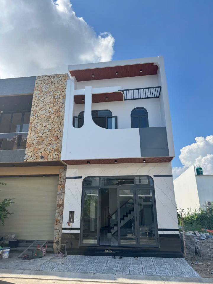 Nhà mới hoàn thiện tại đường số 2 KDC Nam An Hoà, Rạch Giá 80m² giá 3.05 tỷ - Không gian sống lý tưởng!