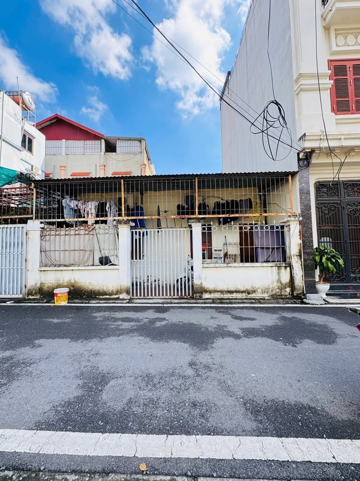 Đất đẹp Trâu Quỳ – Gia Lâm 50m² giá 7 tỷ - Sổ đỏ chính chủ, ô tô vào tận nơi!