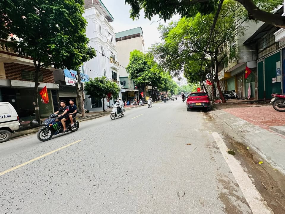 Bán đất mặt phố Ngã 5 Hà Trì, 60m² giá 18 tỷ - Kinh doanh đỉnh cao!