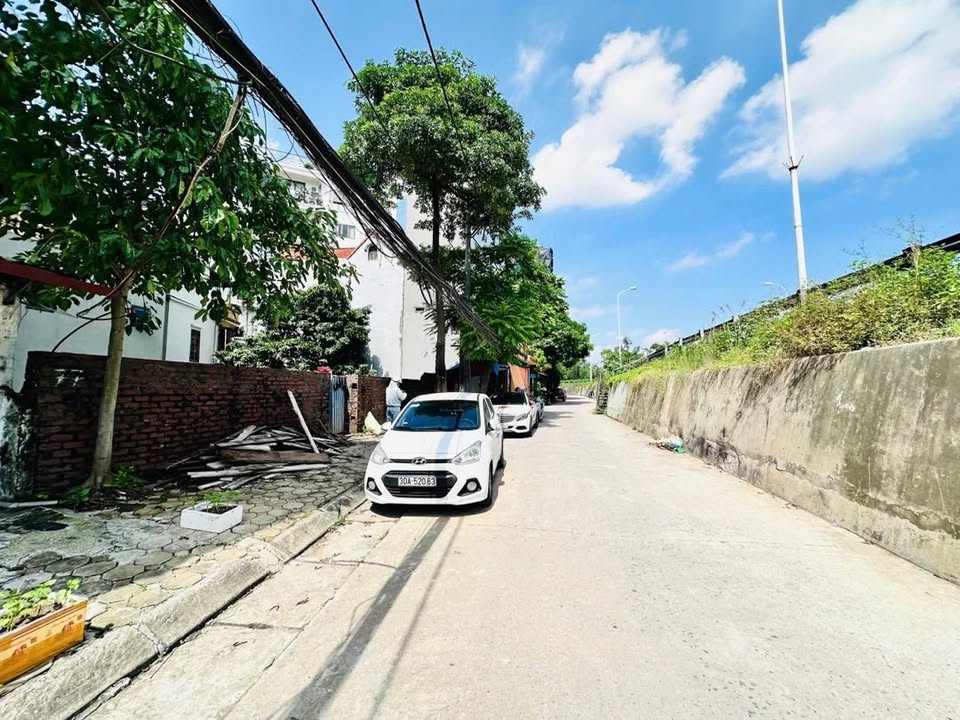 Đất mặt phố An Dương Vương Tây Hồ 134m² giá 42 tỷ - Tiềm năng sinh lời lớn!