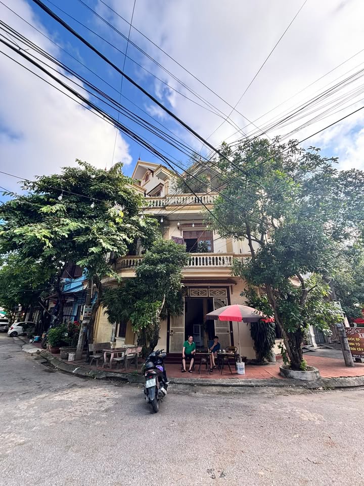 Nhà dân Phạm Ngũ Lão, Nam Định 67.5m² - Thiết kế tân cổ điển sang trọng!