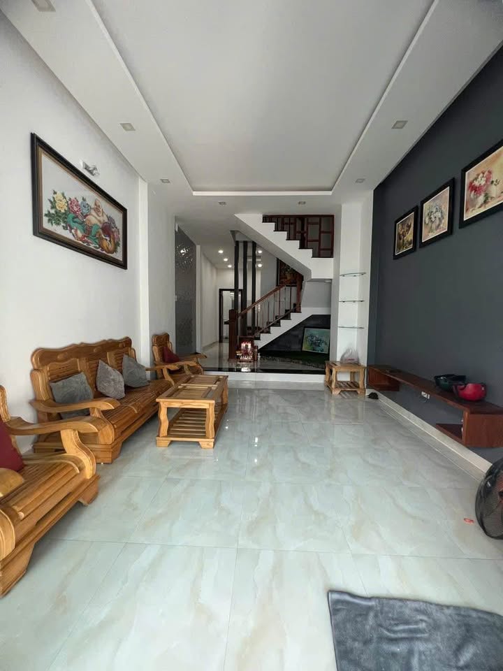 Nhà 3 tầng KĐT Hà Quang 2 Nha Trang 80m² giá 7.35 tỷ - Tiện nghi đầy đủ, sẵn sàng ở!