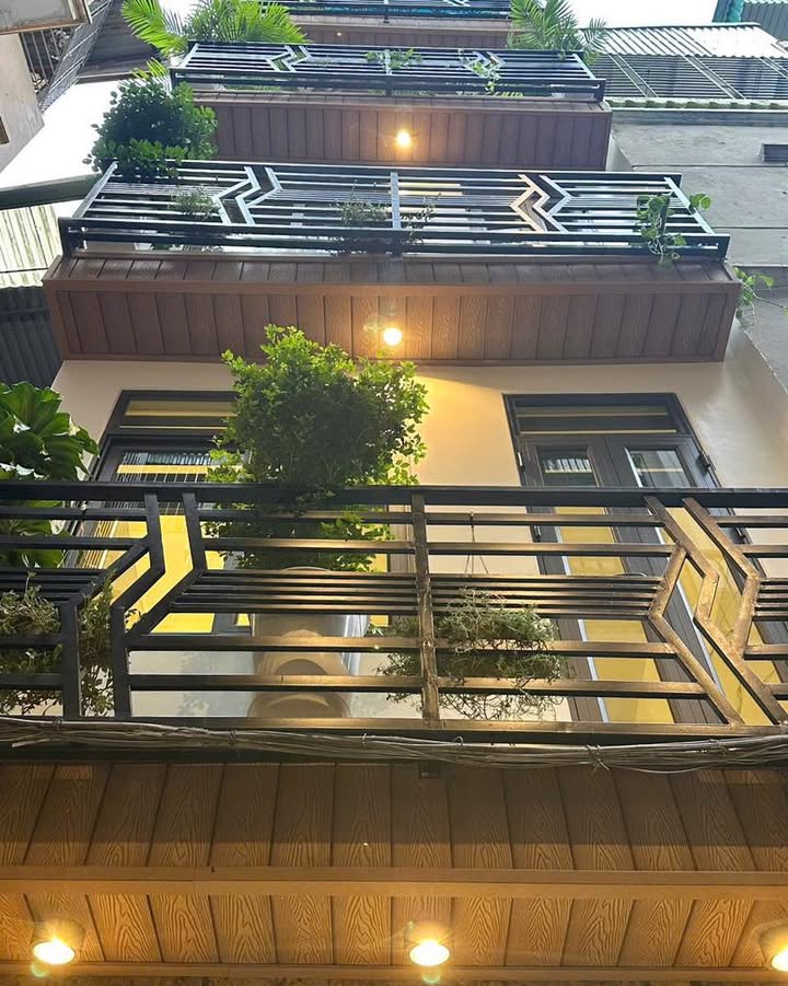 Nhà riêng Minh Khai 42m² giá 10.4 tỷ - Thiết kế hiện đại, phong thủy tốt!