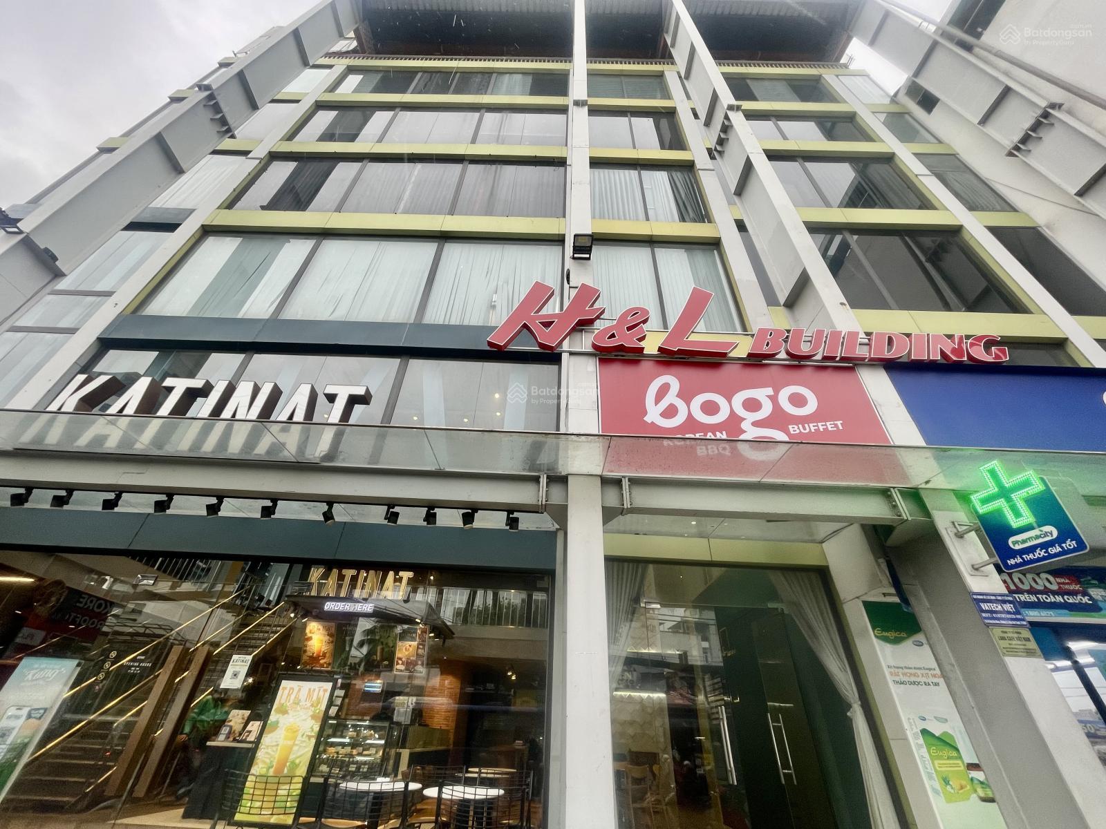 Văn phòng cho thuê 100m² tại Đường Ung Văn Khiêm, Bình Thạnh chỉ 32.8 triệu - View đẹp, vị trí thuận lợi!