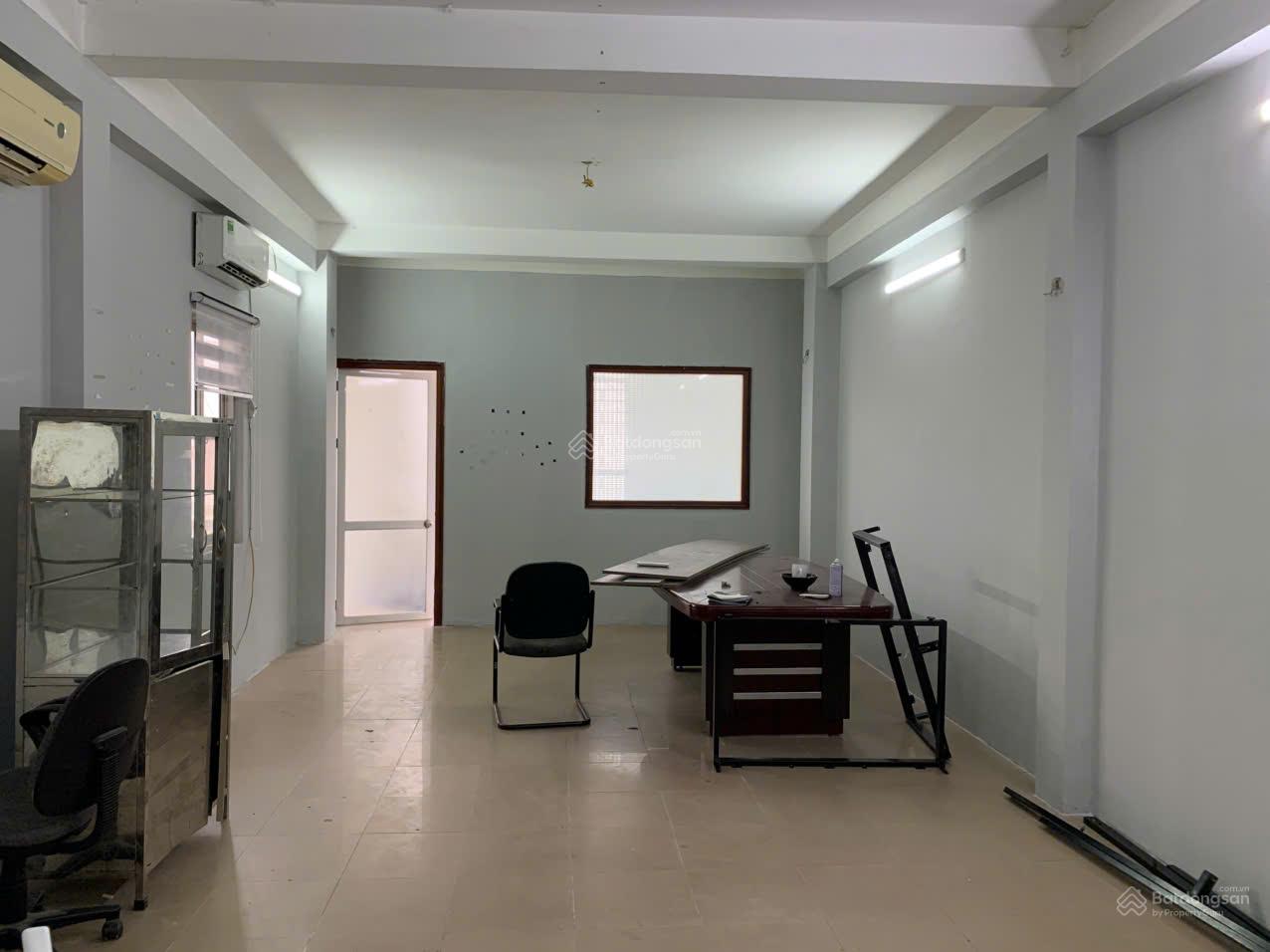 Văn phòng cho thuê tại 137 Hoa Bằng, Yên Hòa, Cầu Giấy - Giá chỉ từ 6,5 triệu!