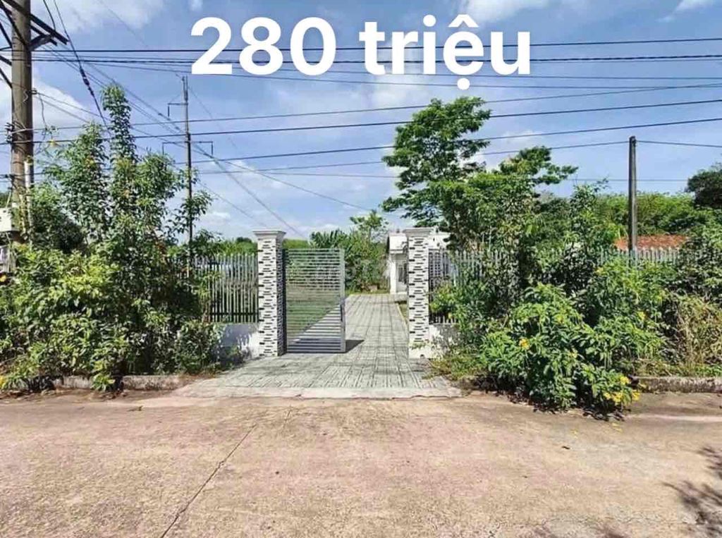 Nhà vườn Chơn Thành, Bình Phước 1400m² giá 480 triệu - Tiện ích đầy đủ ngay gần!