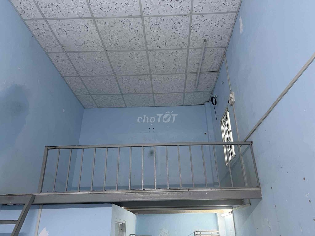 Phòng trọ Quốc lộ 13, Thủ Đức 20m² giá 1.8 triệu - Cổng riêng, giờ tự do!