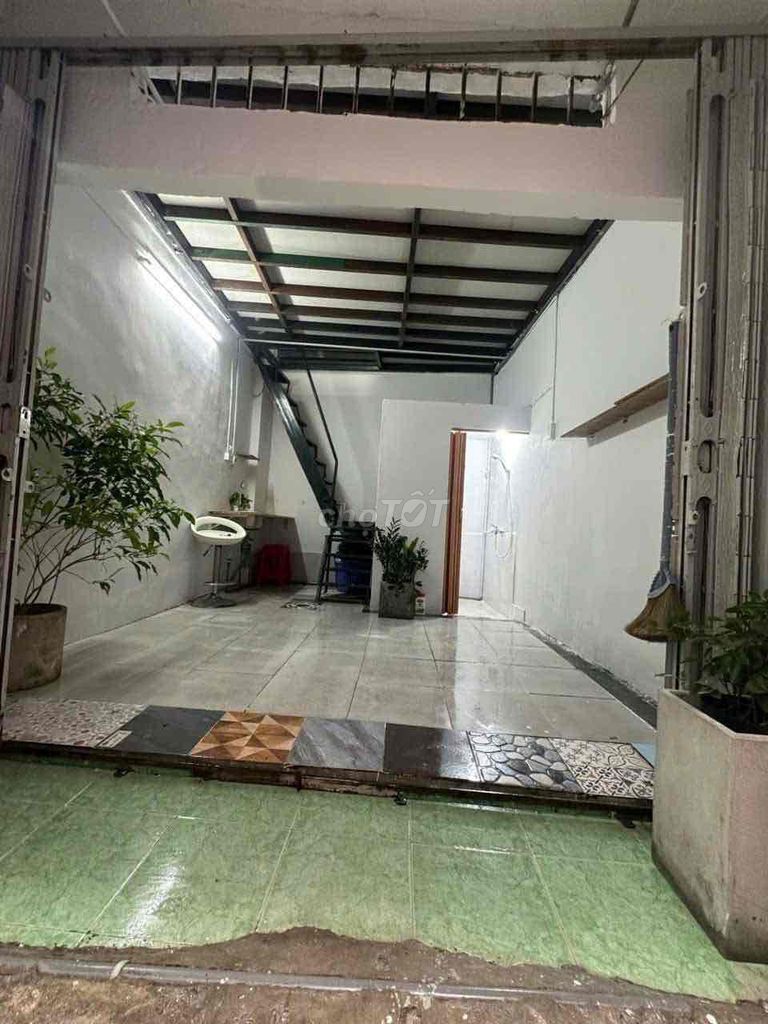 Nhà nguyên căn trệt lầu 20m² giá 5.3 triệu - Khu trung tâm Bình Thạnh