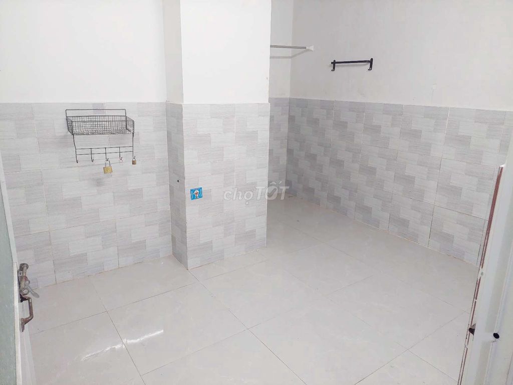 Phòng trọ Q4 12m² giá 2.5 triệu - Không gian yên tĩnh, an ninh