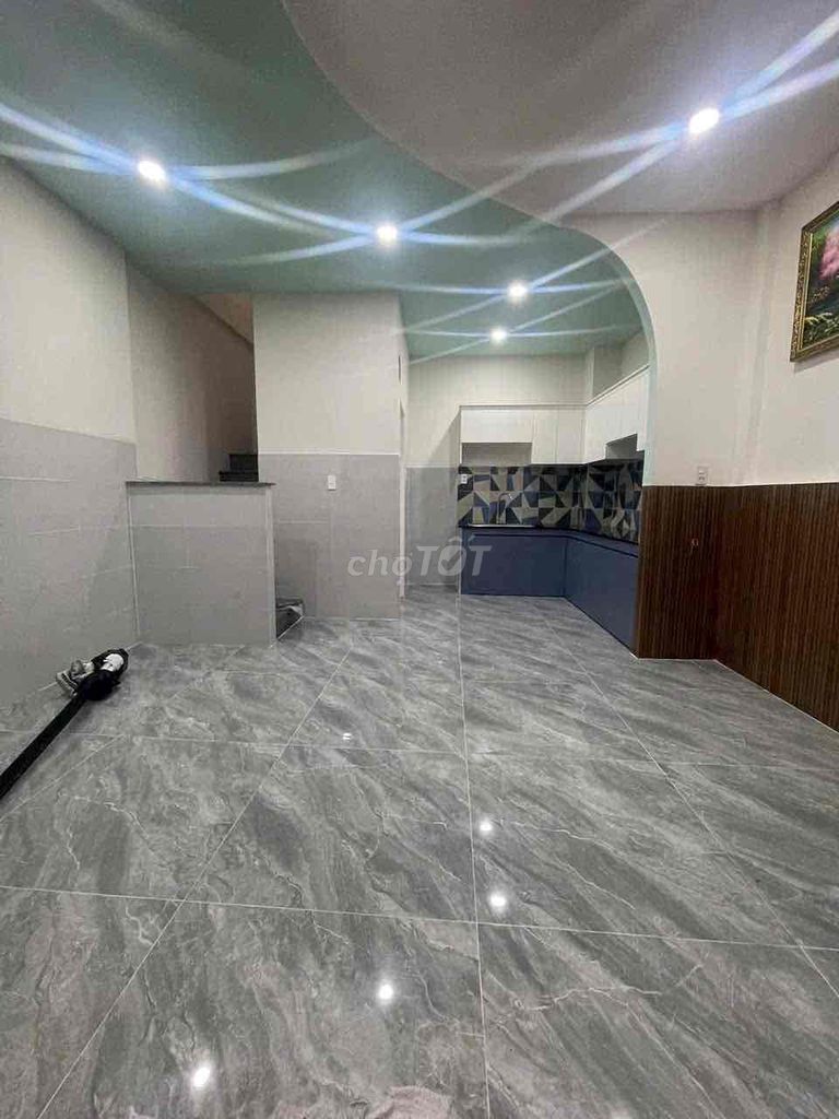 Nhà cho thuê Phạm Văn Chiêu 30m² giá 9.5 triệu - Sẵn sàng vào ở ngay!