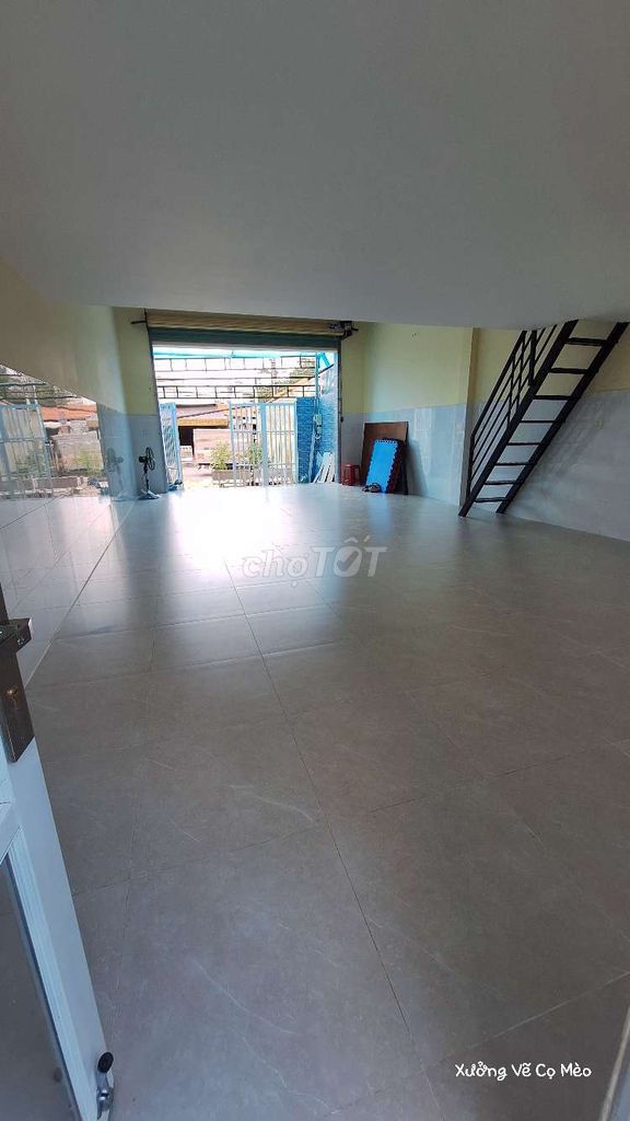 Nhà nguyên căn cho thuê Lã Xuân Oai, 82.5m² giá 14 triệu - Thích hợp kinh doanh ngay!