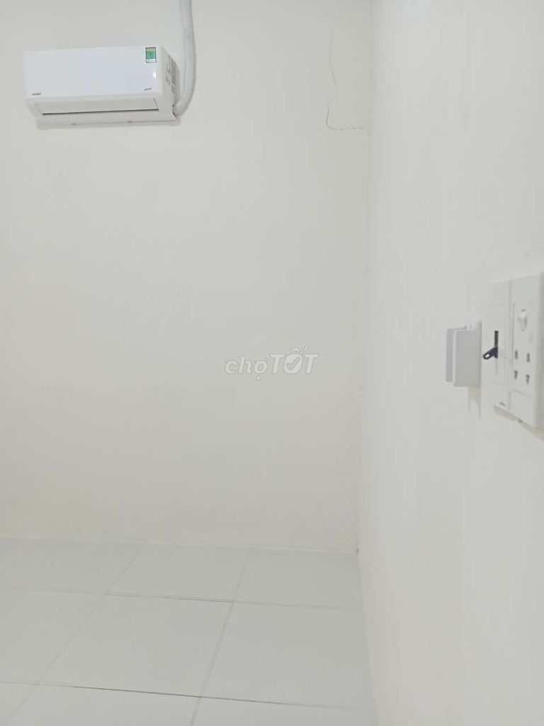 Phòng máy lạnh Quận 12 12m² giá 1.5 triệu - Phù hợp 1-2 người ở ngay!