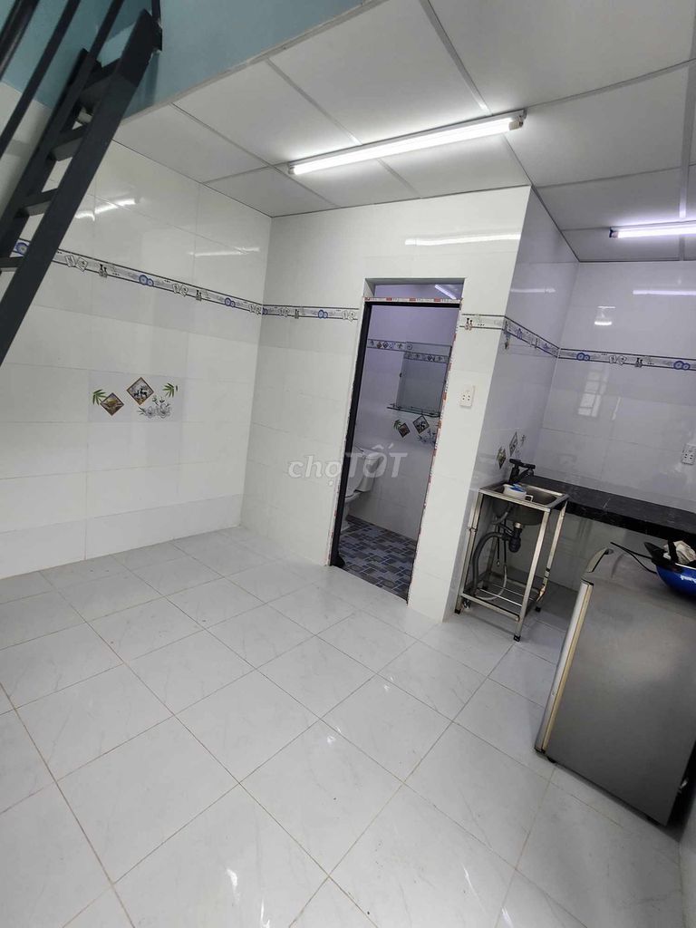 Phòng trọ Dương Quảng Hàm, Gò Vấp 20m² giá 3.8 triệu - Sân riêng, không chung chủ!