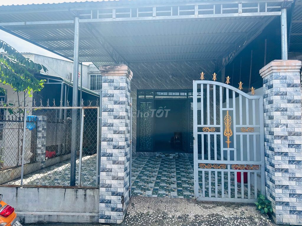 Nhà phố Tân Thiện Đồng Xoài 120.4m² giá 1.6 tỷ - Đầy đủ tiện ích, ở ngay!