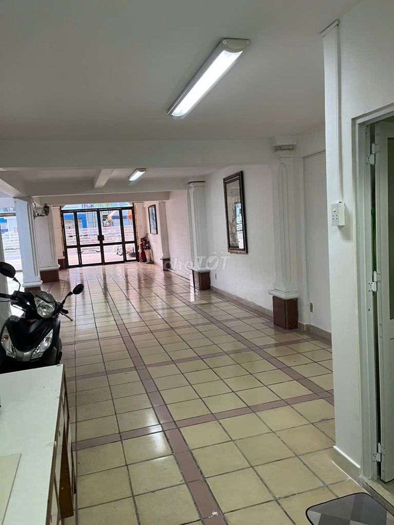 Cho Thuê Mặt Bằng Đường Nguyễn Tri Phương, Quận 5 - Diện Tích 80m², Vị Trí Sầm Uất