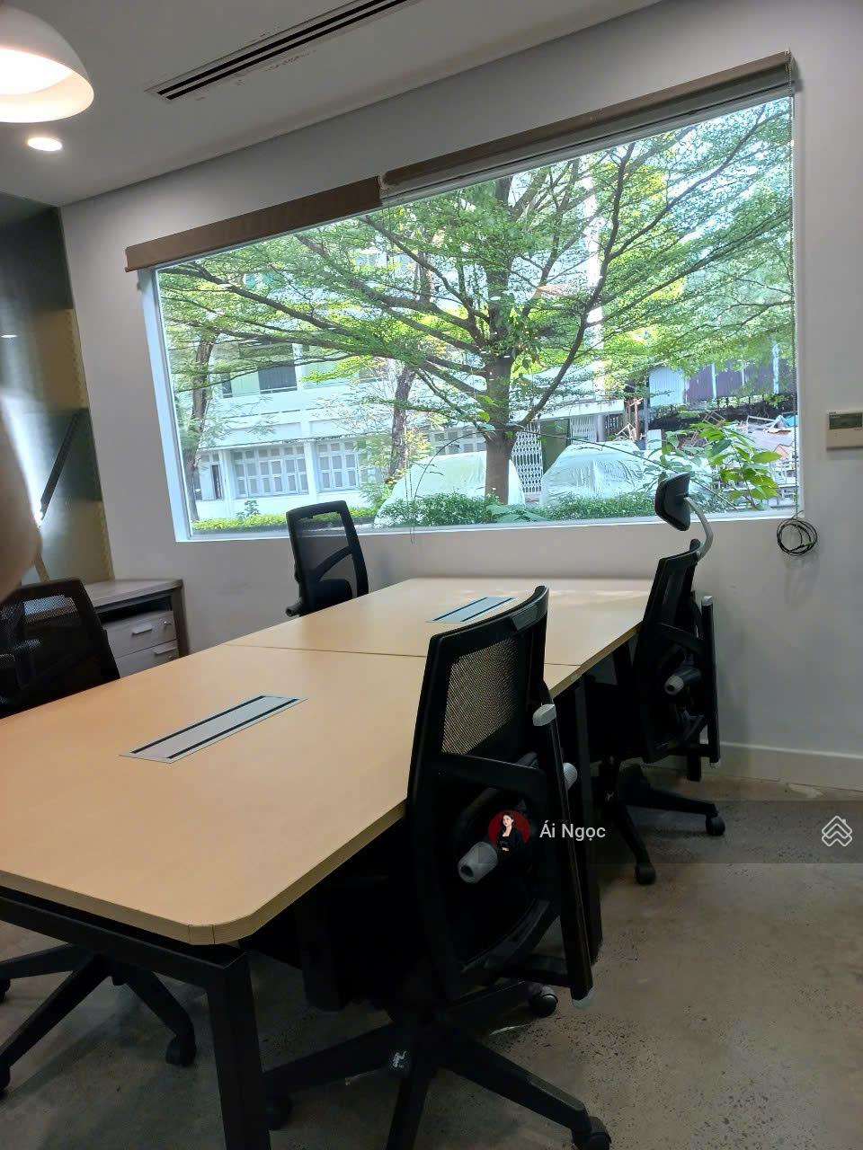 Văn phòng cho thuê đường Tô Hiến Thành quận 10 800m² - Full nội thất, bàn giao ngay!